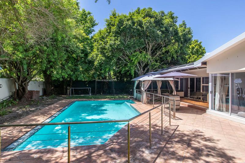 To Let 4 Bedroom Property for Rent in Constantia Western Cape